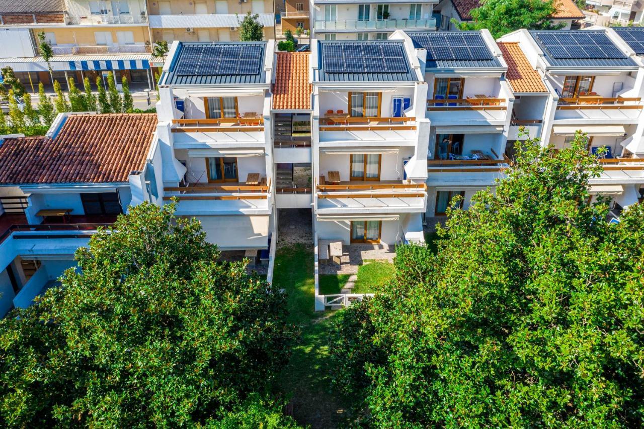 Villaggio Los Nidos Линьяно-Саббьядоро Экстерьер фото