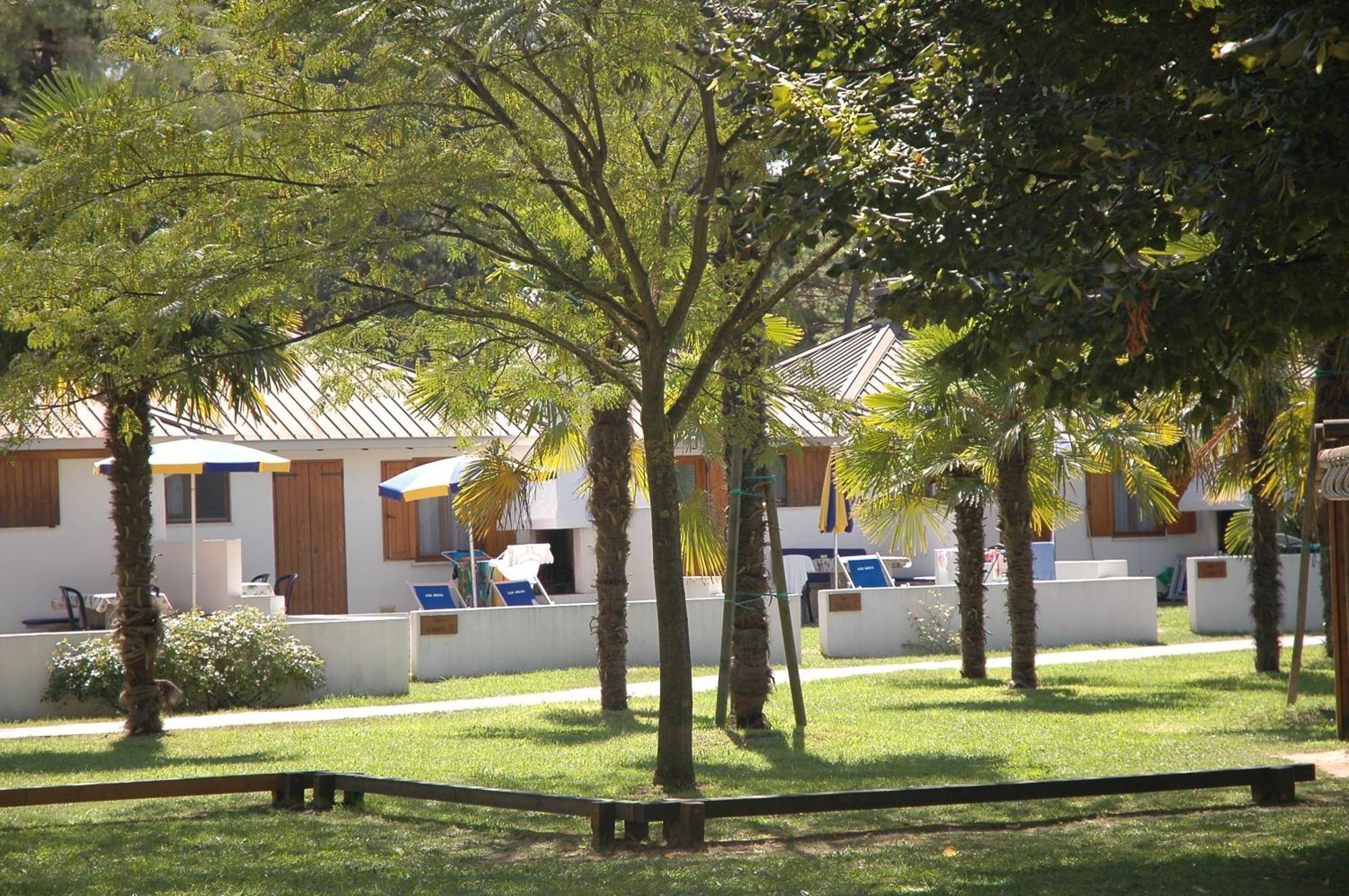 Villaggio Los Nidos Линьяно-Саббьядоро Экстерьер фото