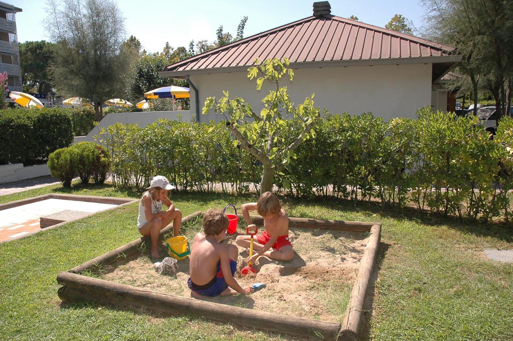 Villaggio Los Nidos Линьяно-Саббьядоро Экстерьер фото